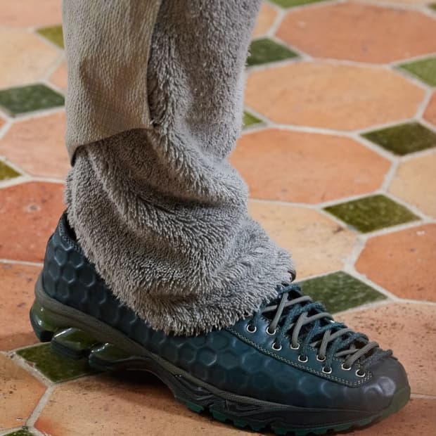 (42) 키코 코스타디노브 즐라튜 슈즈