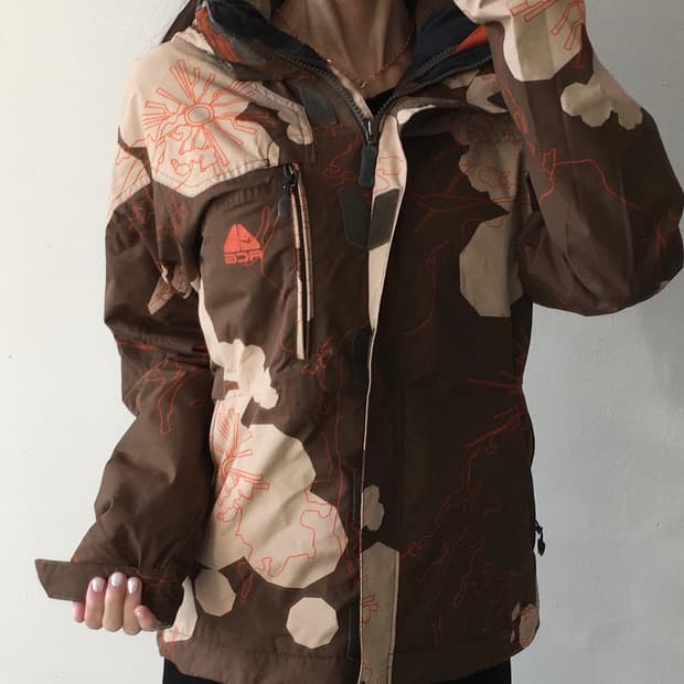 나이키 ACG 패턴 바람막이 자켓