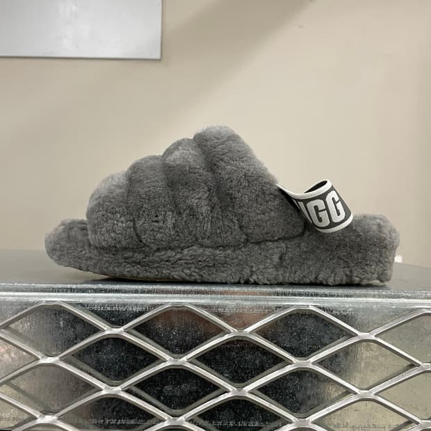 어그 플러프 예 슬라이드 240