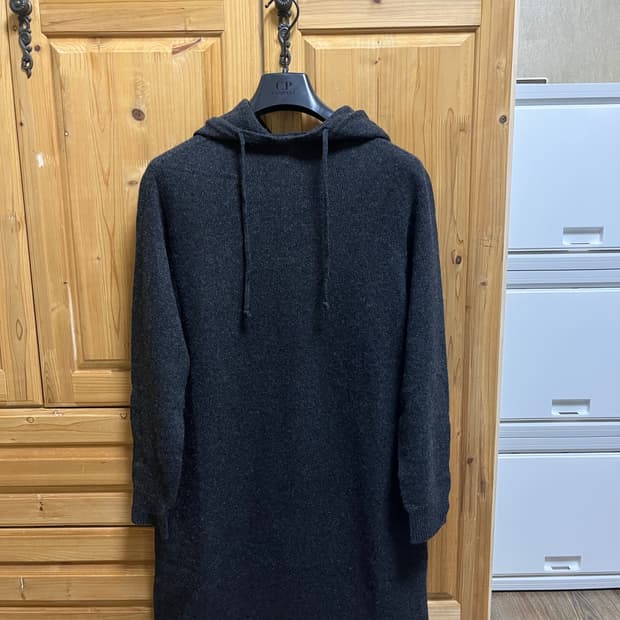 BEAKER 비이커 캐시미어 후드 롱 니트