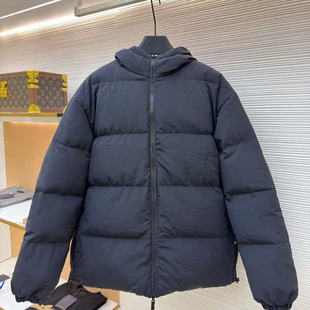 [버버;리] 새상품 / 양면 패딩 / 약 105~110 사이즈