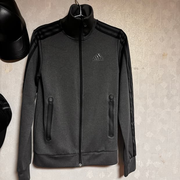 아디다스 그레이 져지