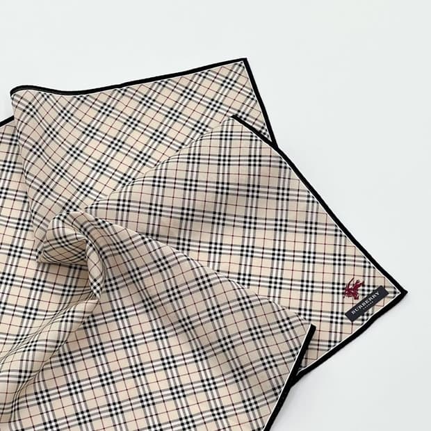 (새상품) burberry/ 버버리 쁘띠스카프 손수건