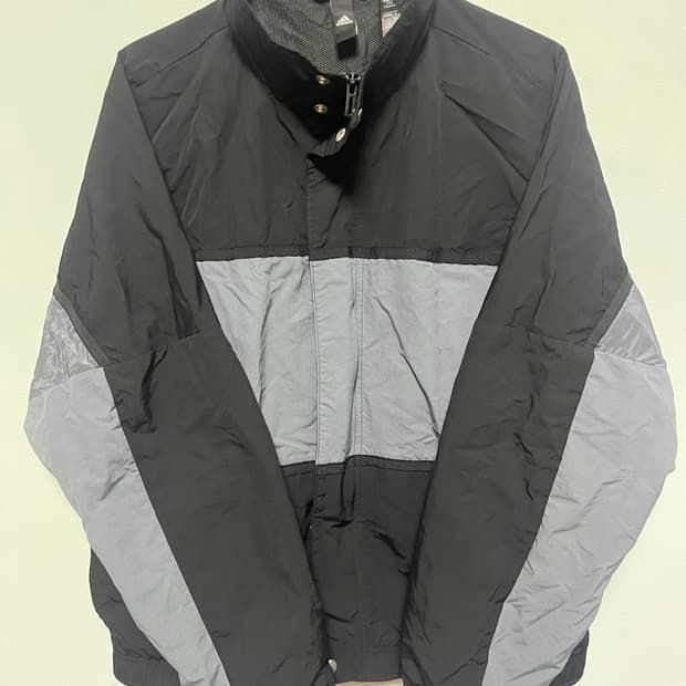 아디다스  우븐 블랙/그레이 바람막이 자켓