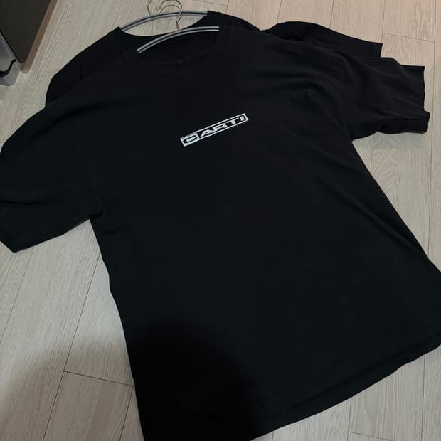 [L] 플레이보이 카티 MUSIC 공식 머천다이즈 반팔티