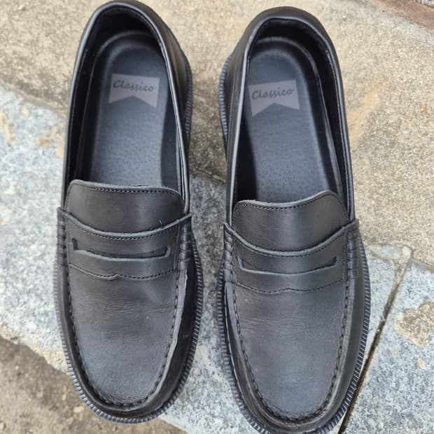 클라시코 블랙 남성로퍼