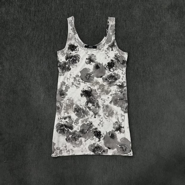 floral pattern cubic sleeveless