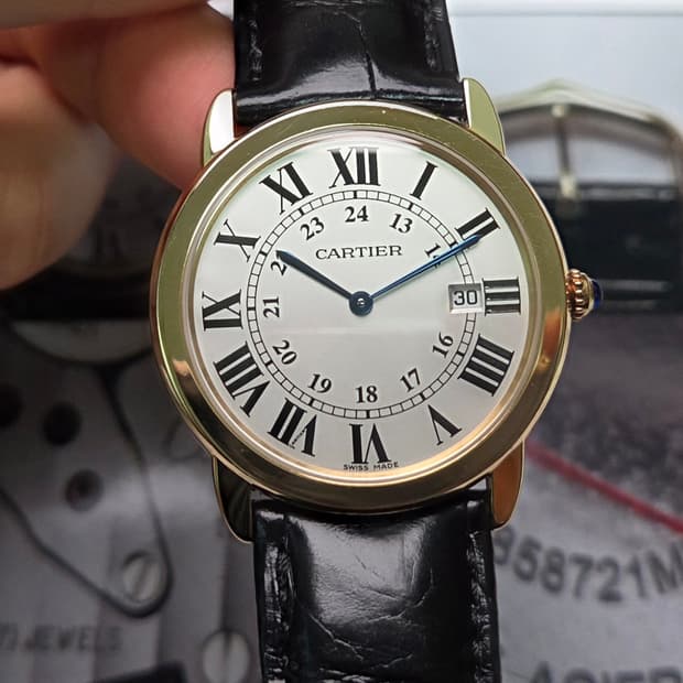 까르띠에 롱드솔로 18K올금통 실버로만판 36mm 쿼츠 (감정서 포함)