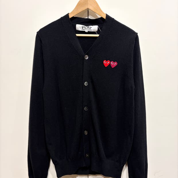 꼼데가르송 더블 하트 와펜 울 가디건