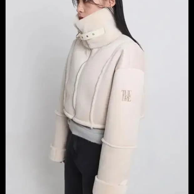 티유알이 카리나 무스탕 