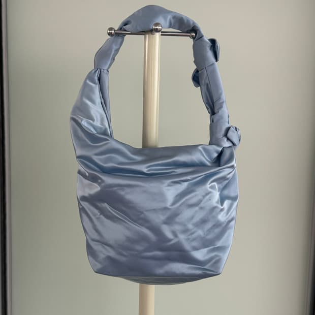 코스 실크 매듭 가방 