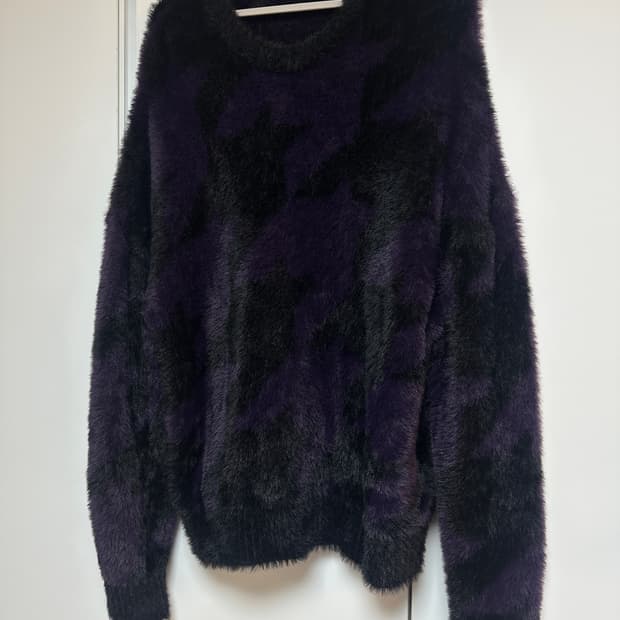 보라색 패턴 퍼 니트