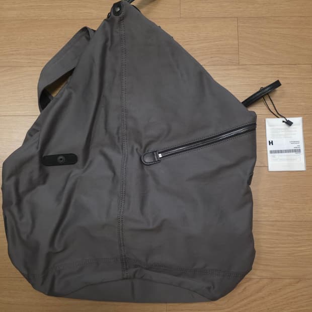 해칭룸 백팩 Duffle Backpack Mud Charcoal(새상품)