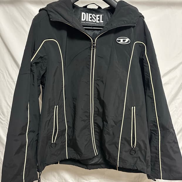 디젤 J-하이브스 콘트라스트 타이핑 윈드브레이커