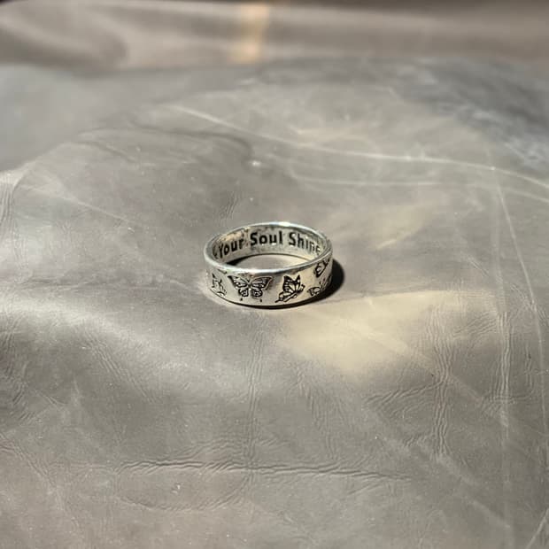 Butterfly ring