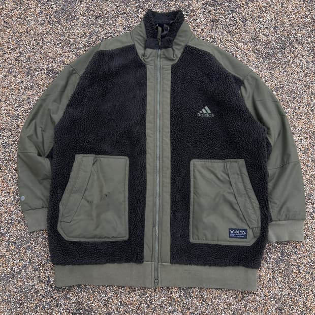 아디다스 카키 쉐르파 자켓 