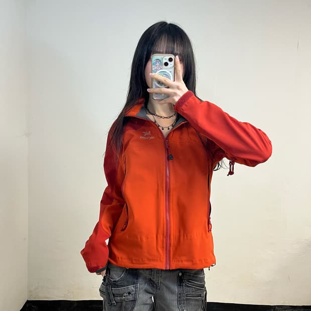 Arc’teryx wind stopper windbreaker