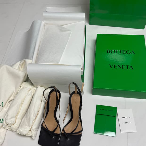 보테가베네타 스트레치 샌들 35사이즈