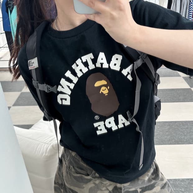 베이프 블랙 컬리지 반팔 티셔츠 