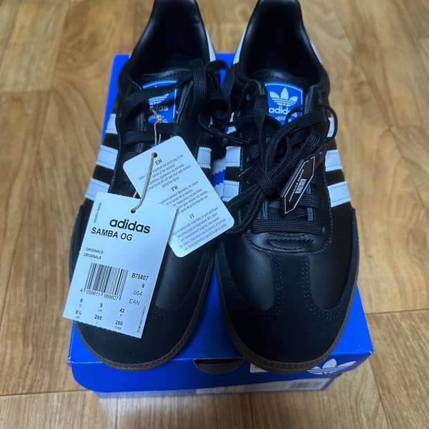 새상품) 아디다스 삼바 블랙 화이트 265 사이즈 팝니다.