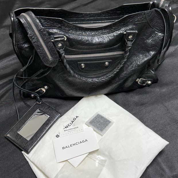 발렌시아가 모터백 은장 미디움 새상품급 레어빈티지