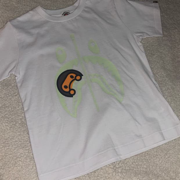 베이프 야광 샤크 반팔 