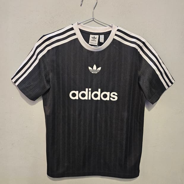 아디다스(Adidas) 블랙 아디컬러 클래식 3-스트라이프 티셔츠