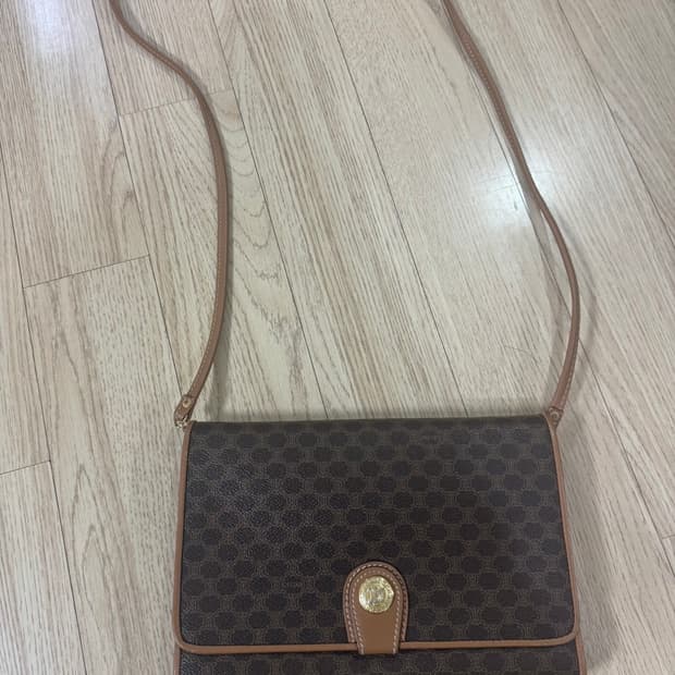 셀린느 마카담 숄더백