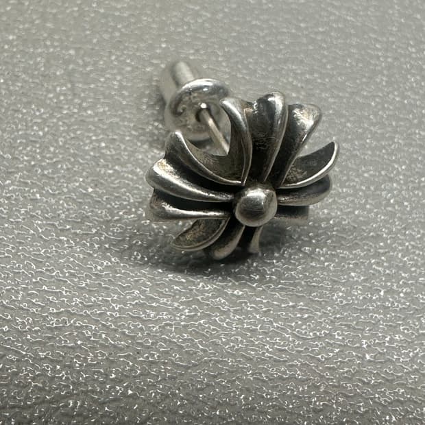 Chrome Hearts 싱글 귀걸이 / 한쪽만