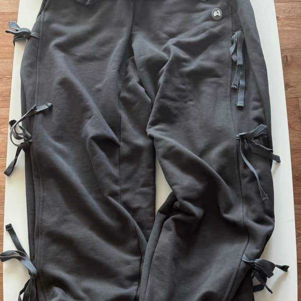 허그유어스킨 Lace jogger pants (chachol)