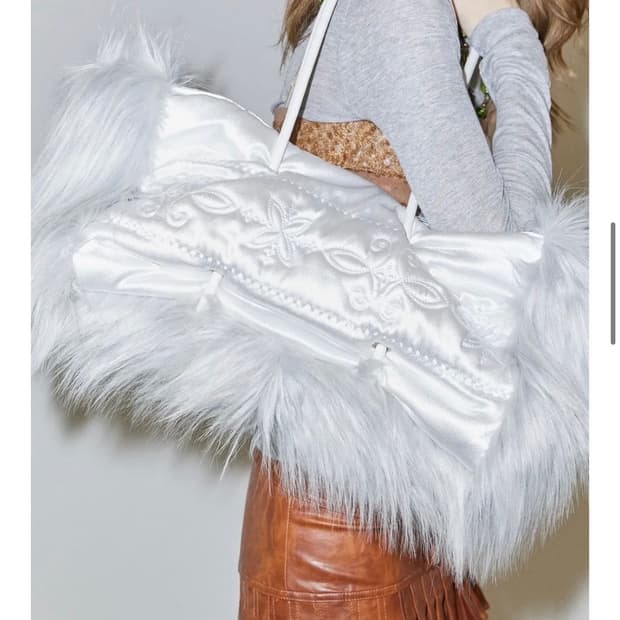 스컬프터 플러피 새틴 백 