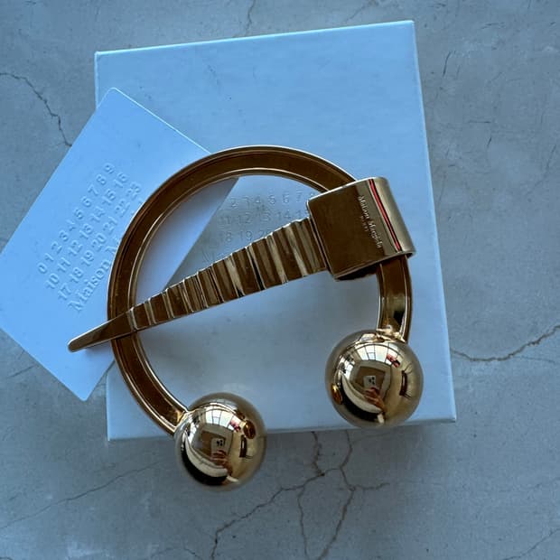 마르지엘라 Masion Margiela 빅 브로치 골드 os