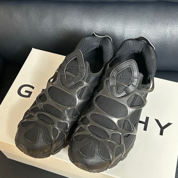 나이키 쿠키니 트리플블랙 280사이즈