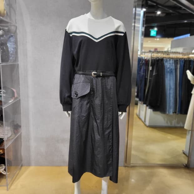 쥬시쥬디 우븐 배색 져지원피스