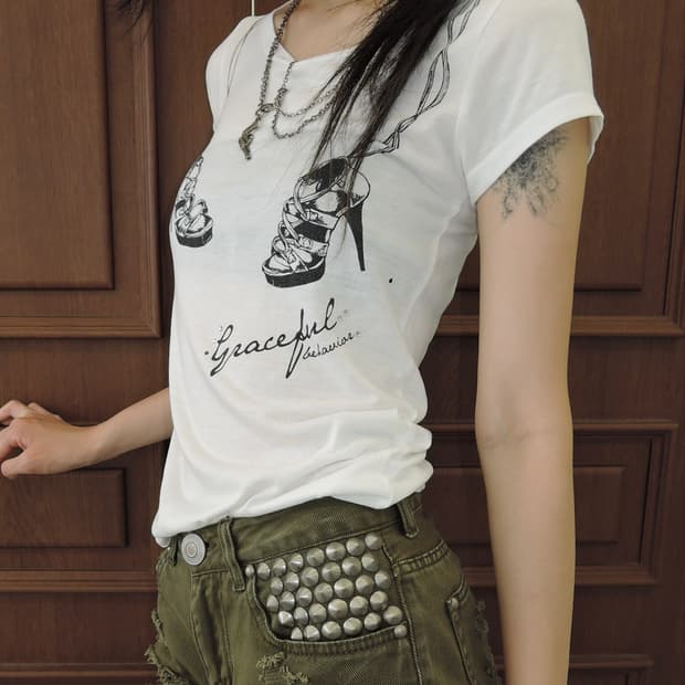 High-Heels Graphic Tee