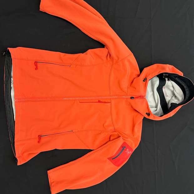 아크테릭스 우먼즈 감마 MX 후디 M 사이즈