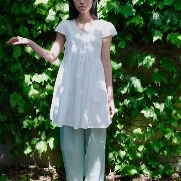 언쿡드 레이스 캡 슬리브 원피스