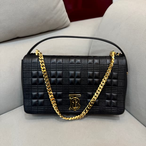 버버리 퀄티드 롤라백 