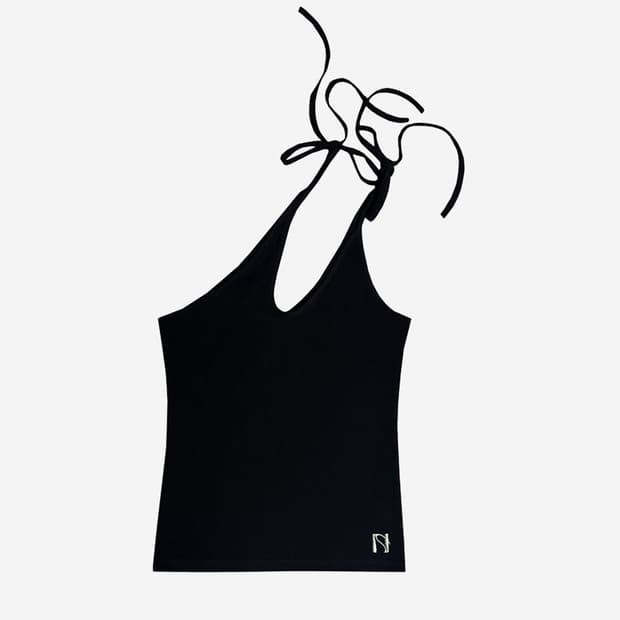 새상품 뉴얼린 스트링 레이어드 슬리브리스 블랙