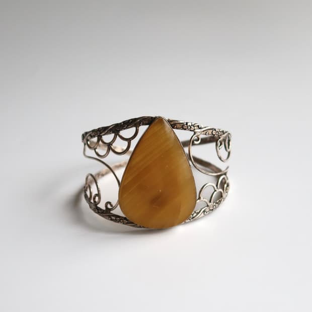 amber drop cuff