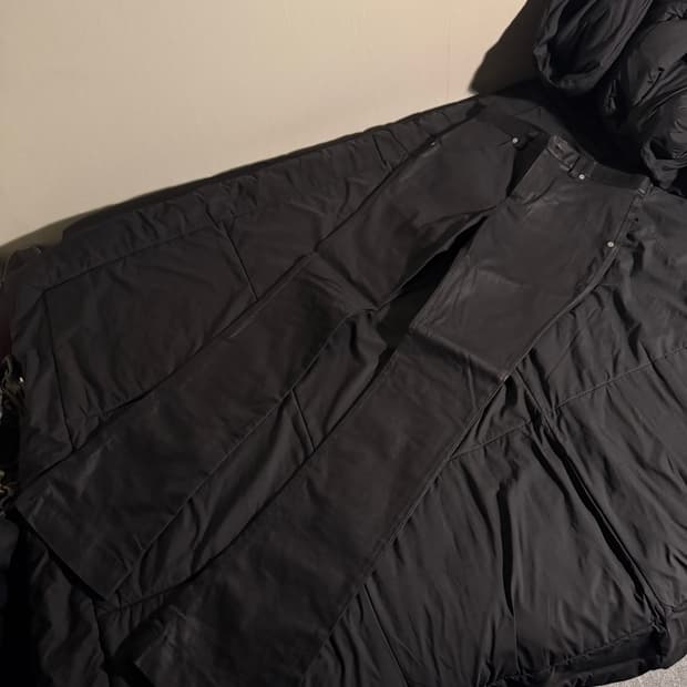 카그루 왁스 코팅 플레어 팬츠