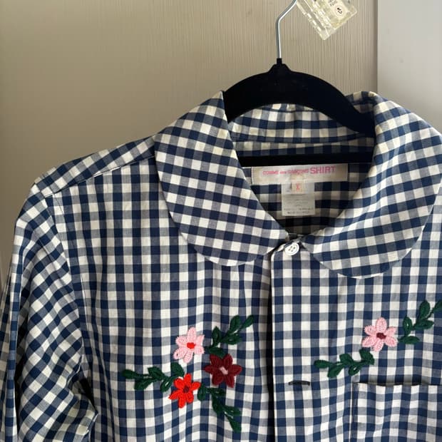 꼼데가르송 자수 셔츠