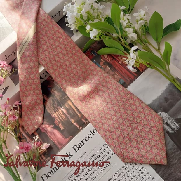 살바토레 페라가모 실크 여우 모티브 넥타이 9cm A+등급 k2019