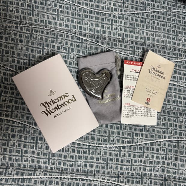비비안웨스트우드 하트 라이터