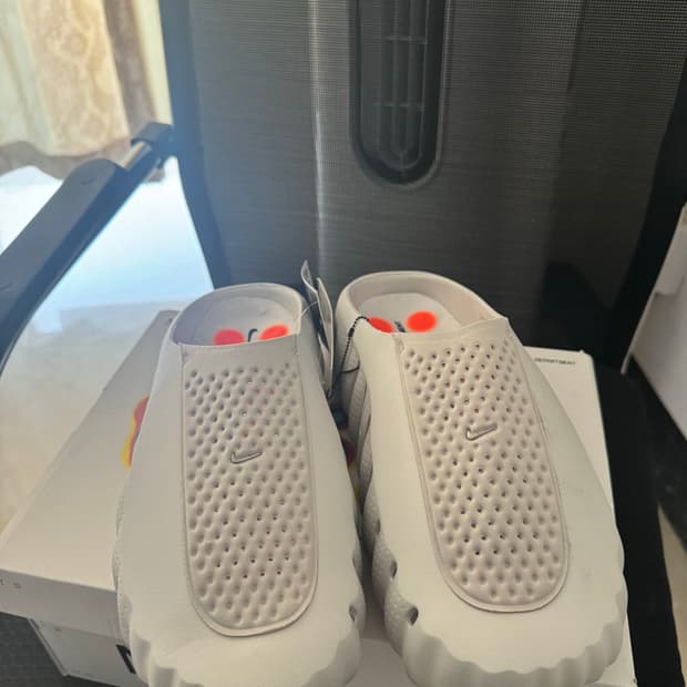 나이키 마인드 001 라이트 스모크 그레이 크롬 270mm