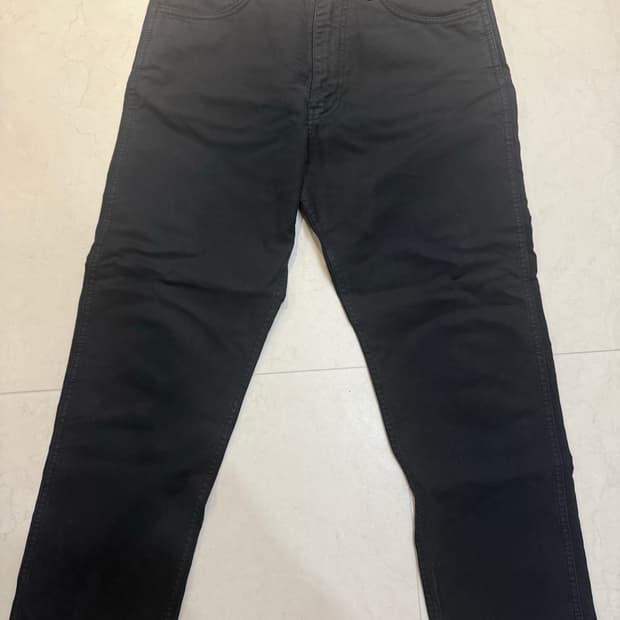 아크네 블랙 치노 팬츠