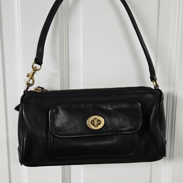 Coach 올드코치 턴락포켓 숄더백