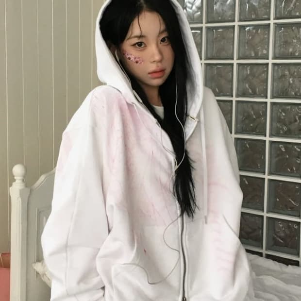 러브이즈트루 캐릭캐릭체인지 후드집업 화이트