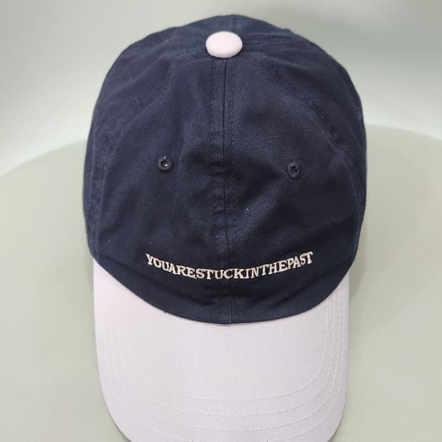 로켓앤런치 네이비 연보라 배색 볼캡 모자