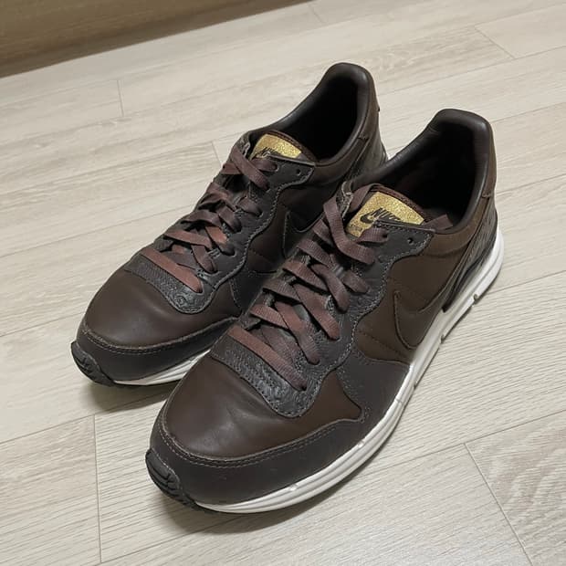 나이키 소프넷 루나 인터네셔널리스트